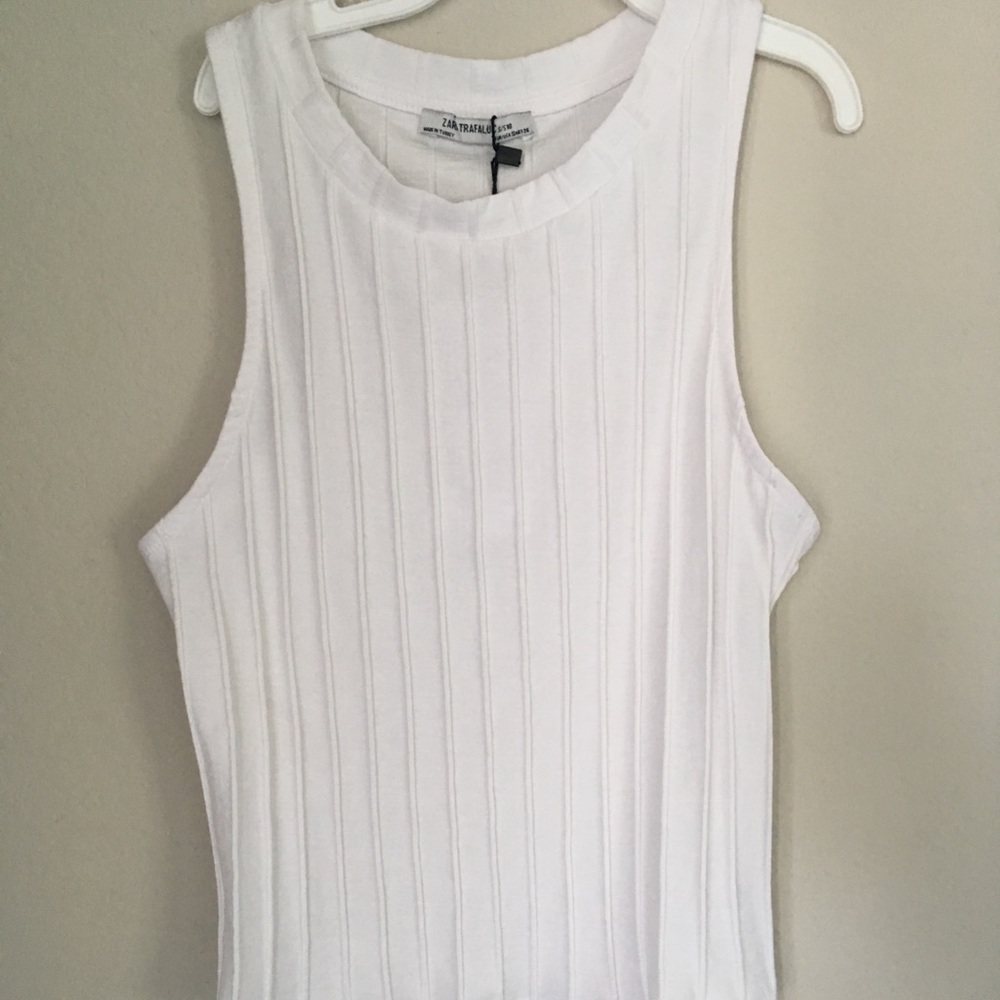 Zara Sleeveless Shirt - Picture 6 of 6